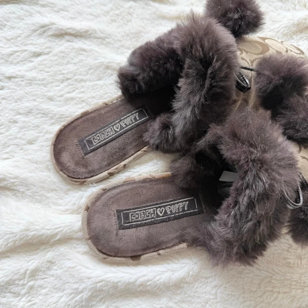 Coach Women's Size 8 Signature C Fur Pom Pom Slide Slippers